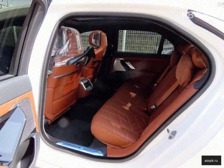BMW 7-Series 6