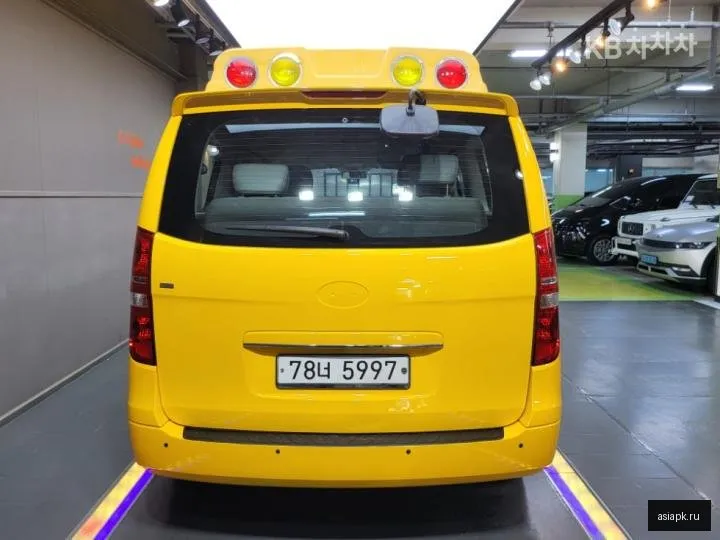 Hyundai Starex 3