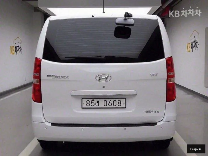 Hyundai Starex 3