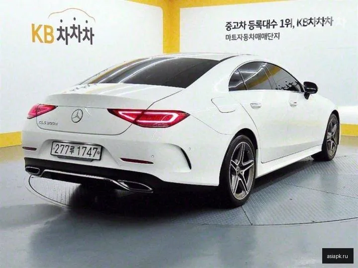 Mercedes-Benz CLS-Class 4