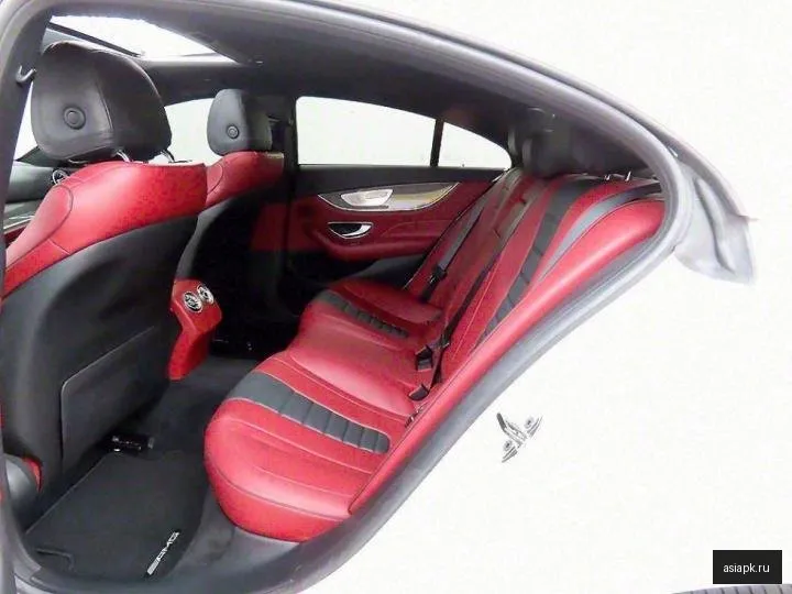 Mercedes-Benz CLS-Class 6