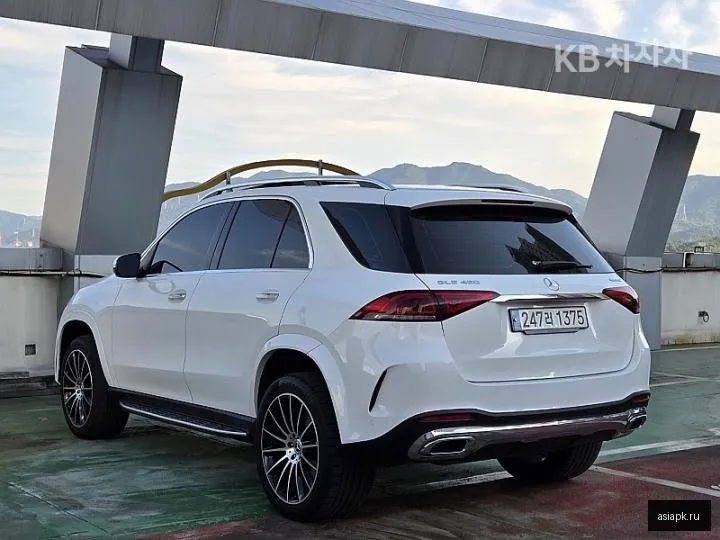 Mercedes-Benz GLE-Class 6