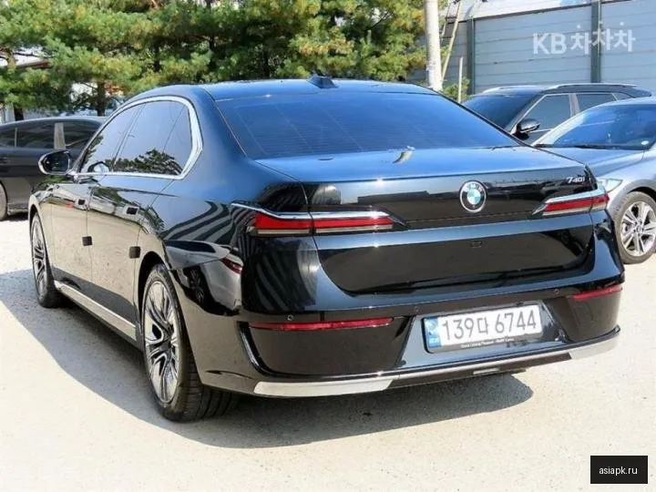 BMW 7-Series 3