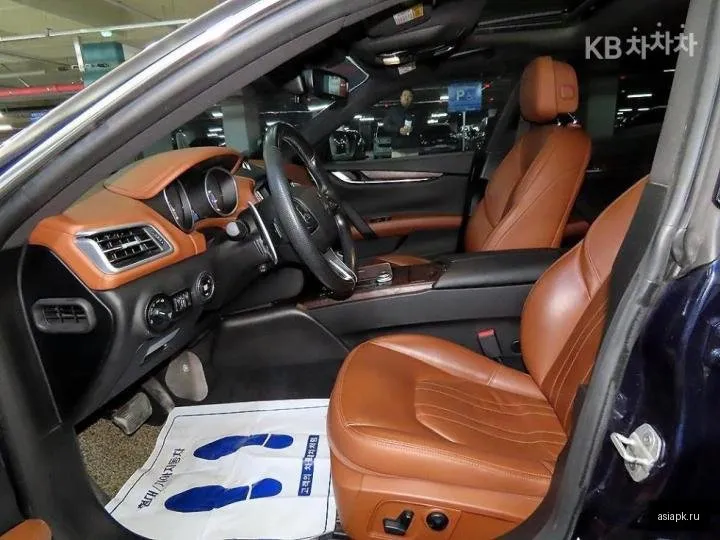 Maserati Ghibli 6