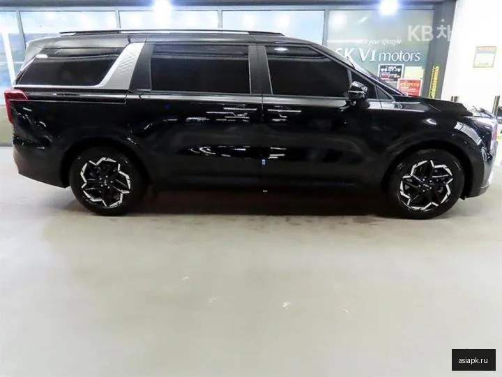 Kia Carnival 5