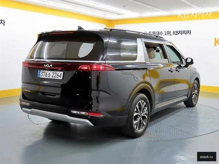 Kia Carnival 4