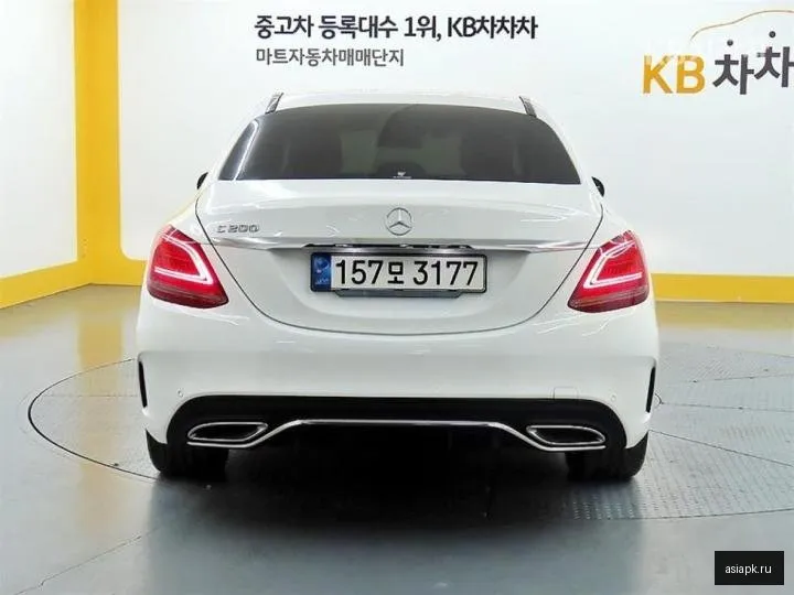 Mercedes-Benz C-Class 3