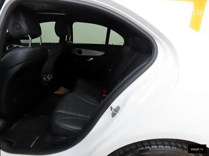 Mercedes-Benz C-Class 6