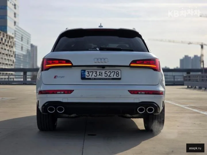Audi SQ5 4