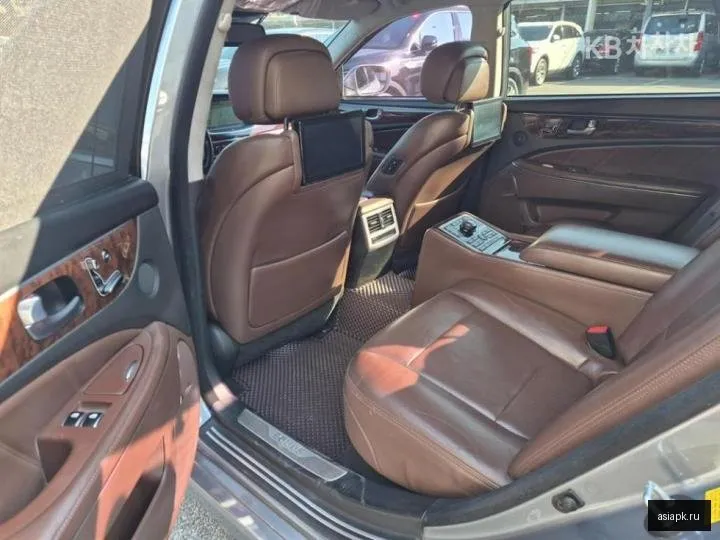 Hyundai Equus 6