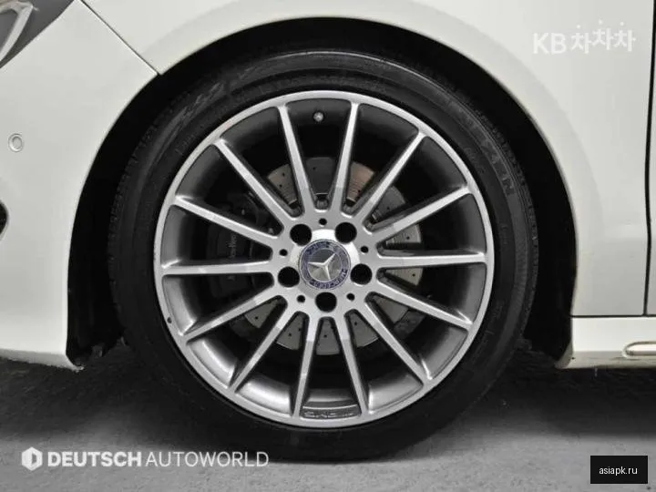 Mercedes-Benz CLA-Class AMG 5