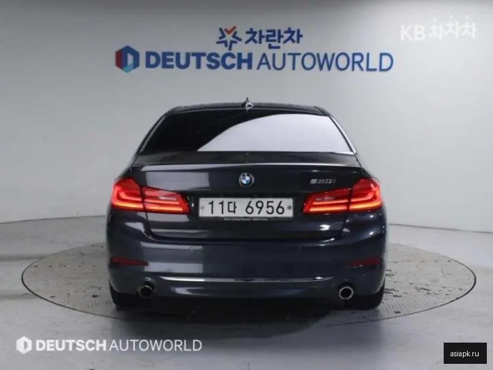 BMW 5-Series 4