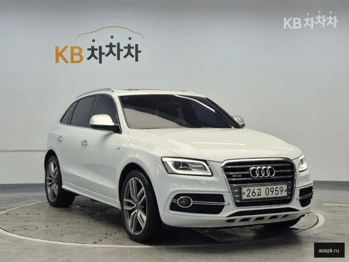 Audi SQ5 4