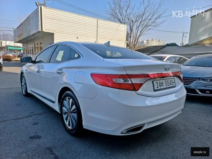 Hyundai Grandeur 4