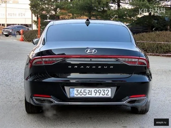 Hyundai Grandeur 4