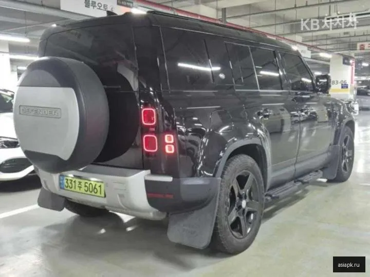 Land Rover Defender 4