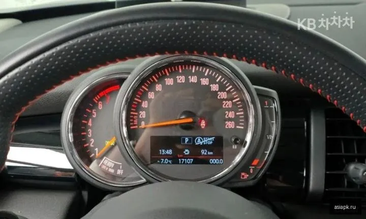 MINI Hatch 5