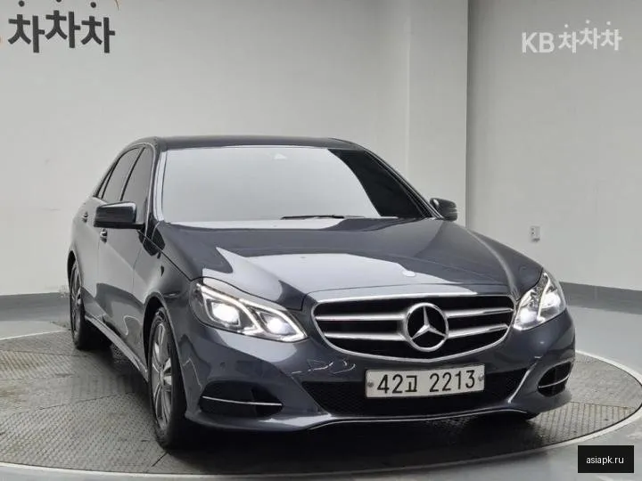 Mercedes-Benz E-Class 4