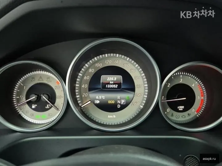 Mercedes-Benz E-Class 6