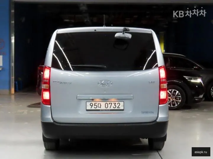 Hyundai Starex 4
