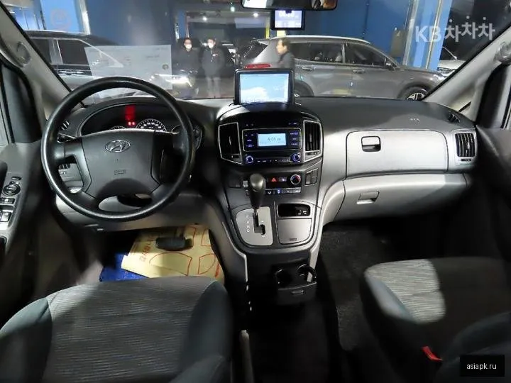 Hyundai Starex 6