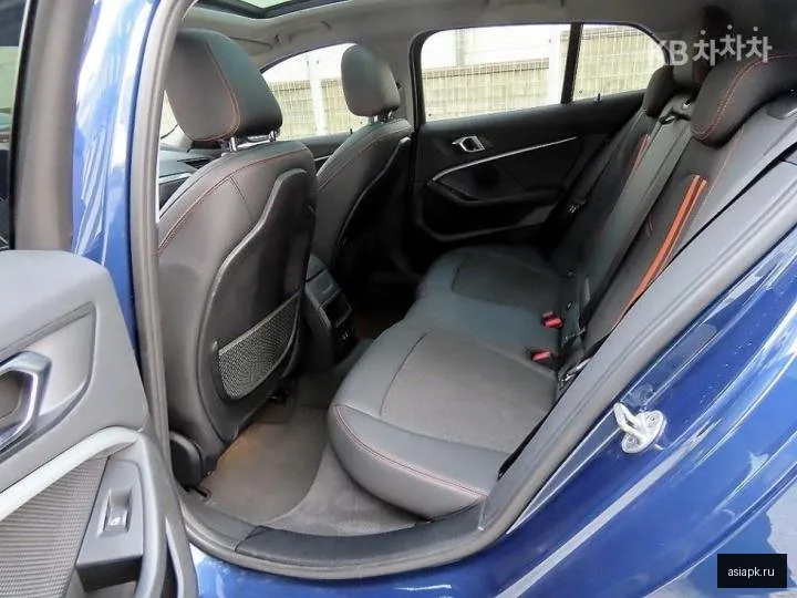 BMW 1-Series 6