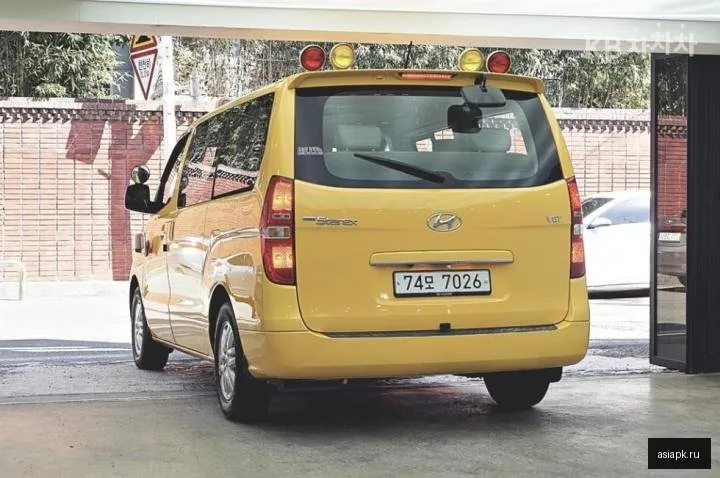 Hyundai Starex 4