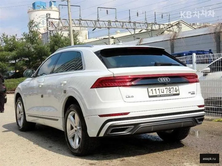 Audi Q8 3