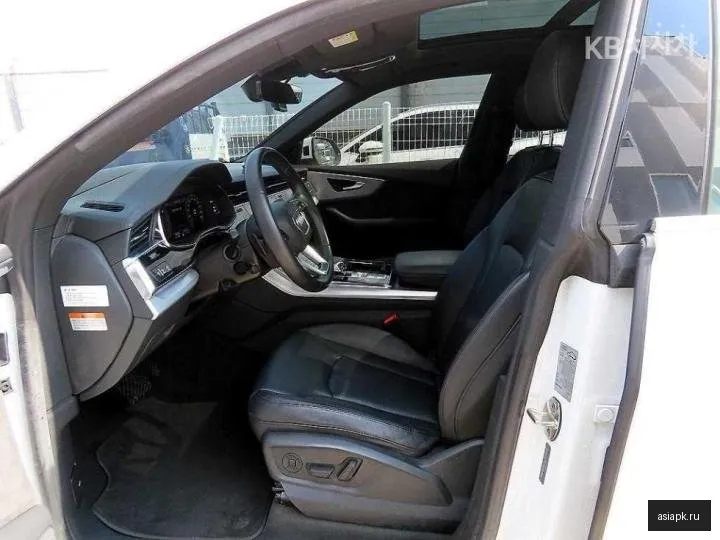 Audi Q8 5