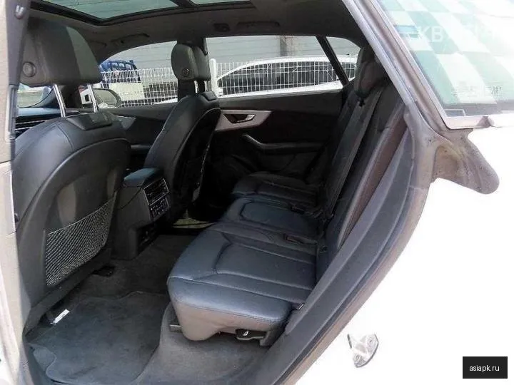 Audi Q8 6