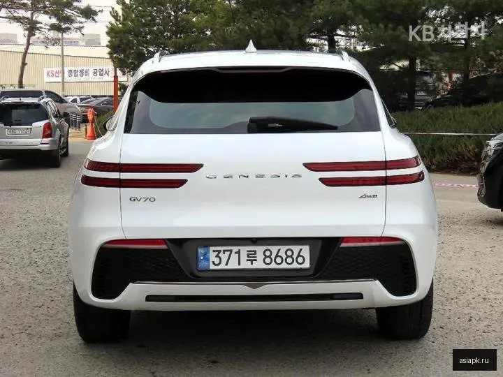 Genesis GV70 4