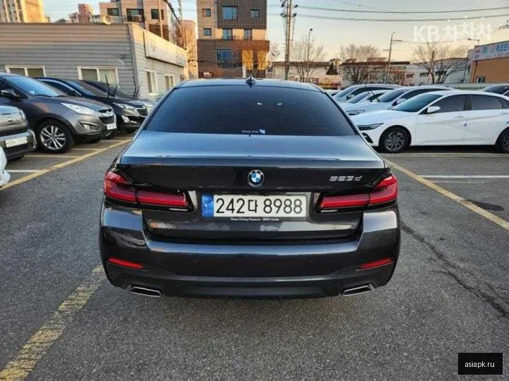 BMW 5-Series 4
