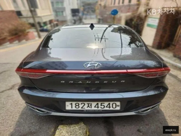 Hyundai Grandeur 4