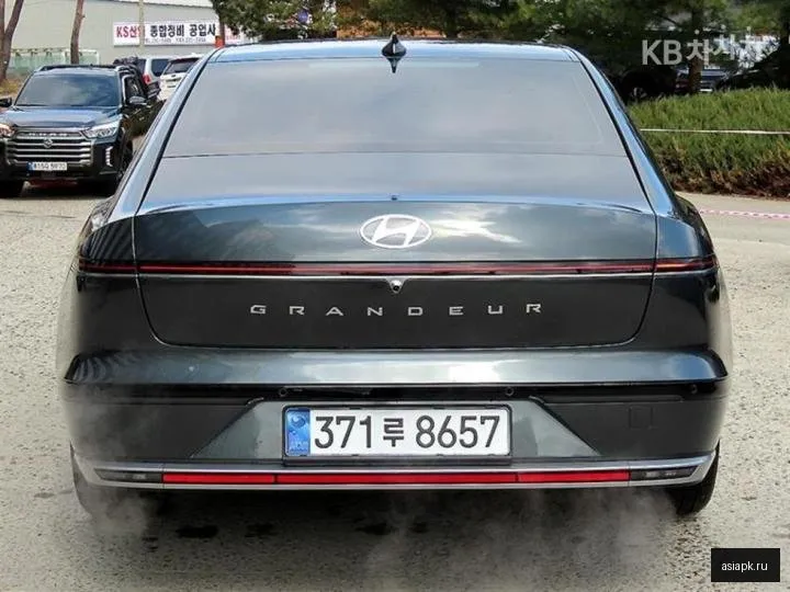 Hyundai Grandeur 4