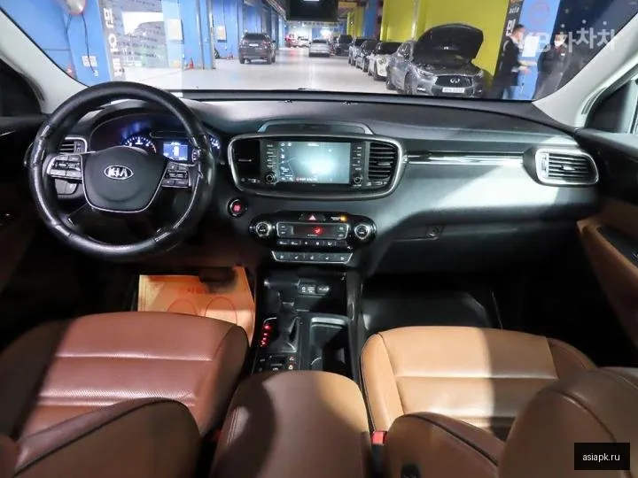 Kia Carnival 5
