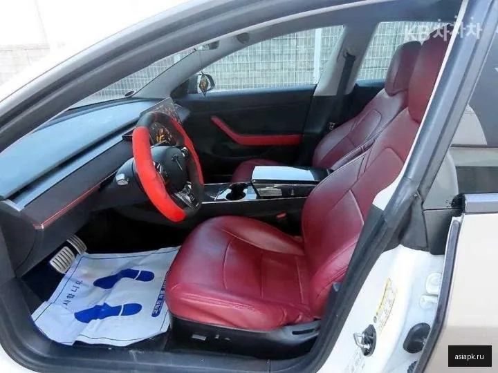 tesla Model 3 5