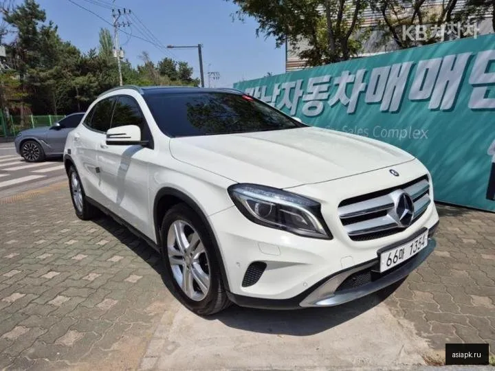 Mercedes-Benz GLA-Class 2
