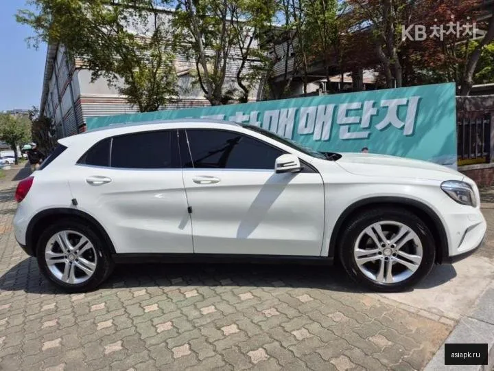 Mercedes-Benz GLA-Class 3