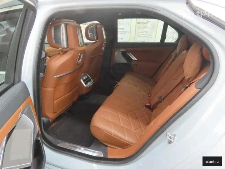 BMW 7-Series 6