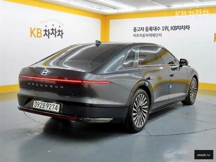 Hyundai Grandeur 4