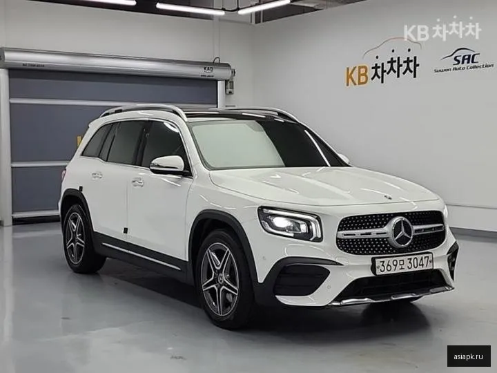 Mercedes-Benz GLB-Class 4