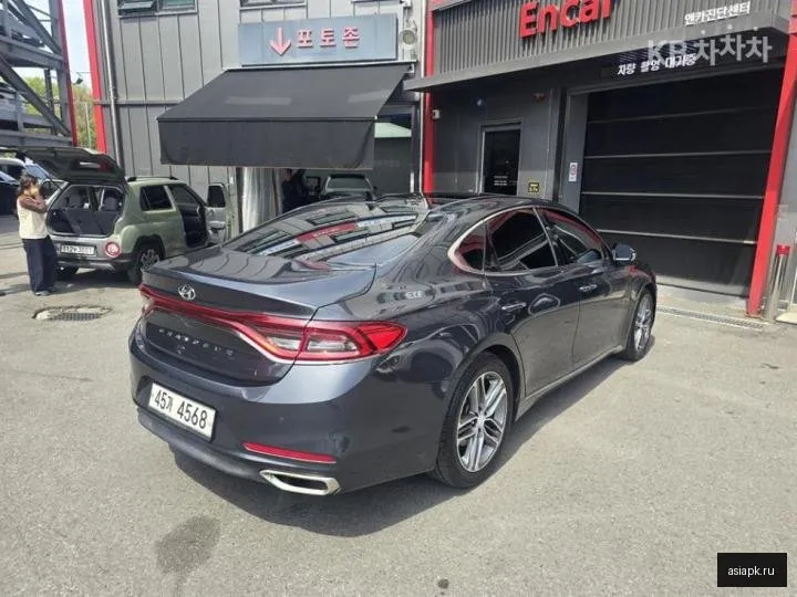 Hyundai Grandeur 4