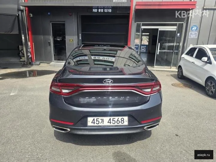 Hyundai Grandeur 3