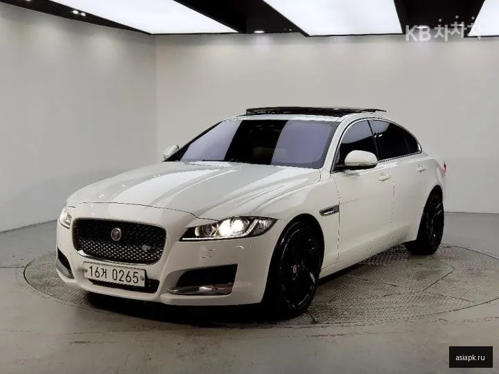 Jaguar XF 2