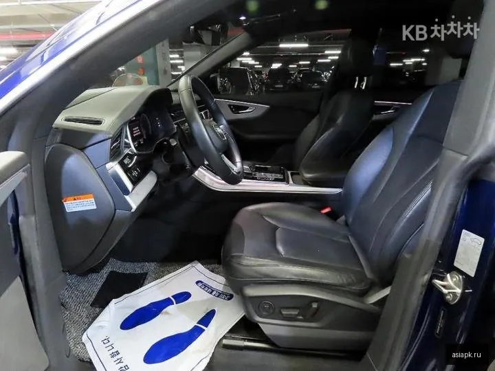 Audi Q8 6