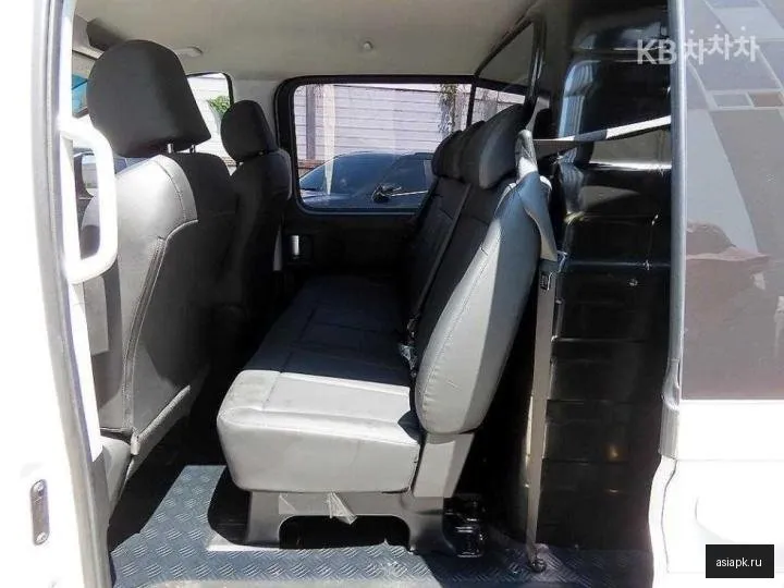 Hyundai Staria 6