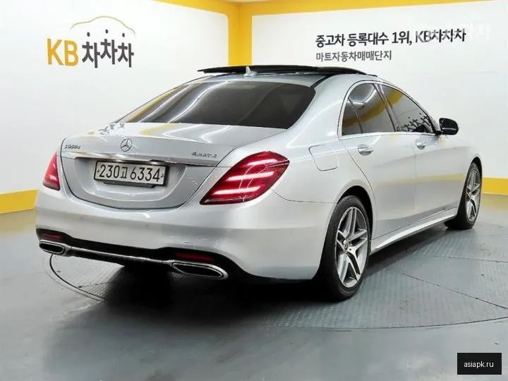 Mercedes-Benz S-Class 4