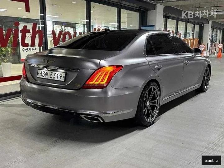 Genesis G90 4