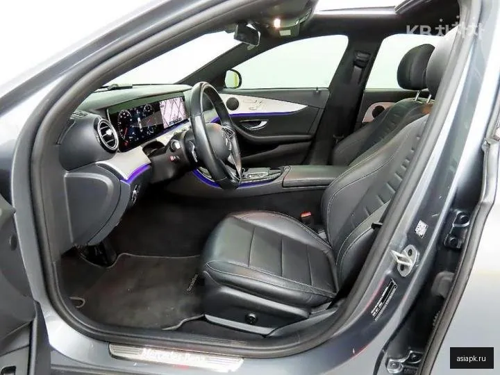 Mercedes-Benz E-Class 5