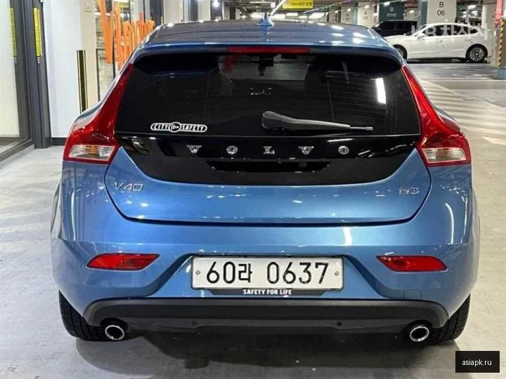 Volvo V40 5